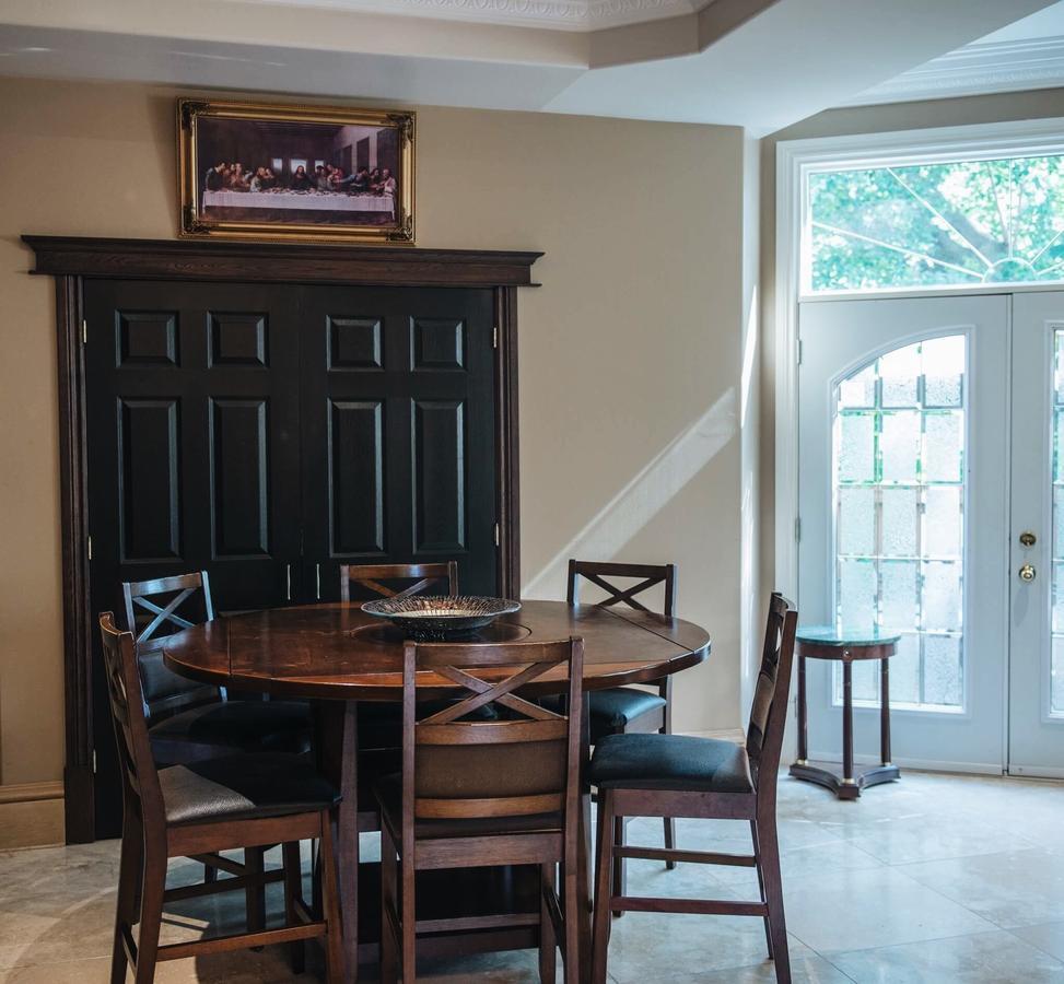 Jstlikehome - Luxury Mansion & Guesthouse Отава Екстериор снимка